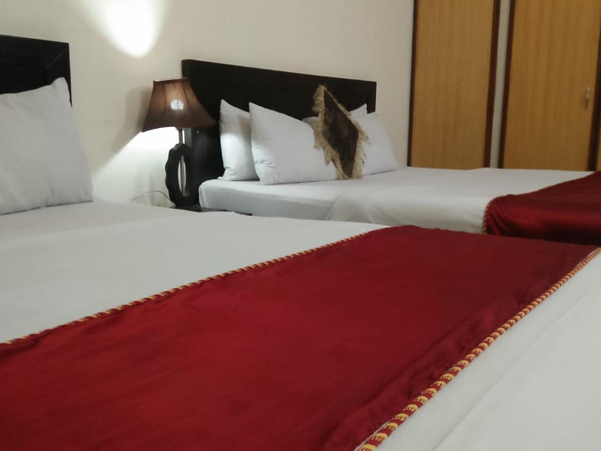 Tourist Inn Hotel Lahore Esterno foto