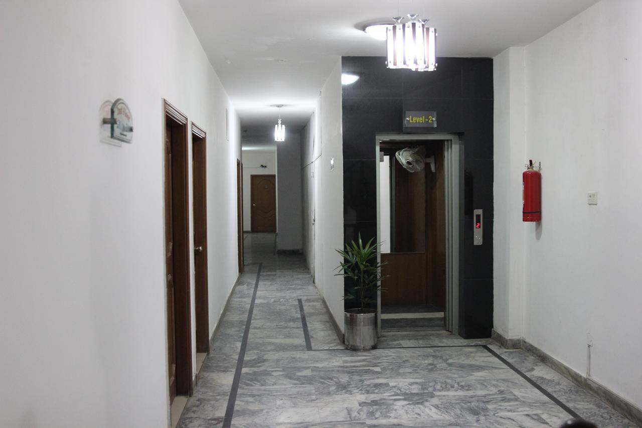 Tourist Inn Hotel Lahore Esterno foto