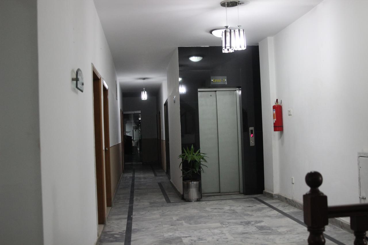 Tourist Inn Hotel Lahore Esterno foto