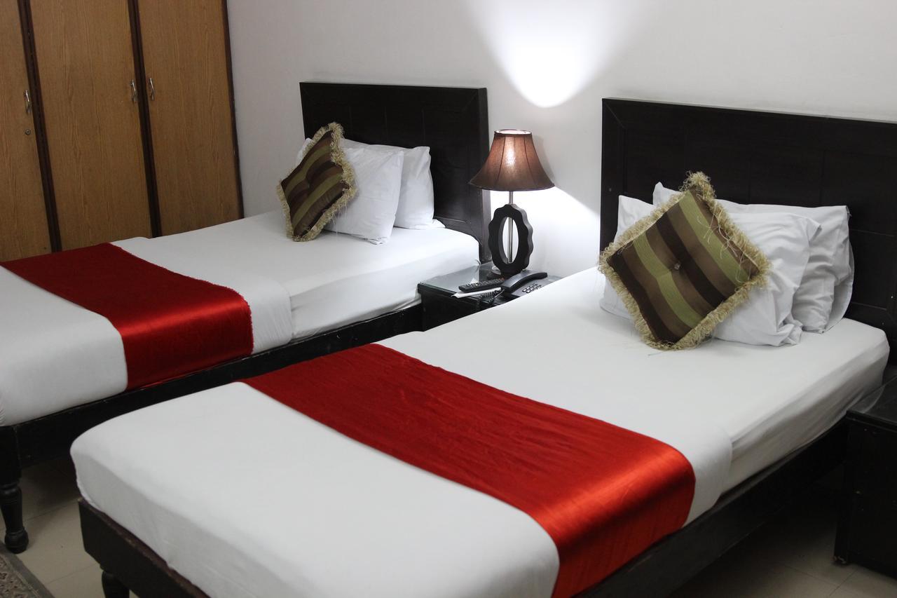 Tourist Inn Hotel Lahore Esterno foto