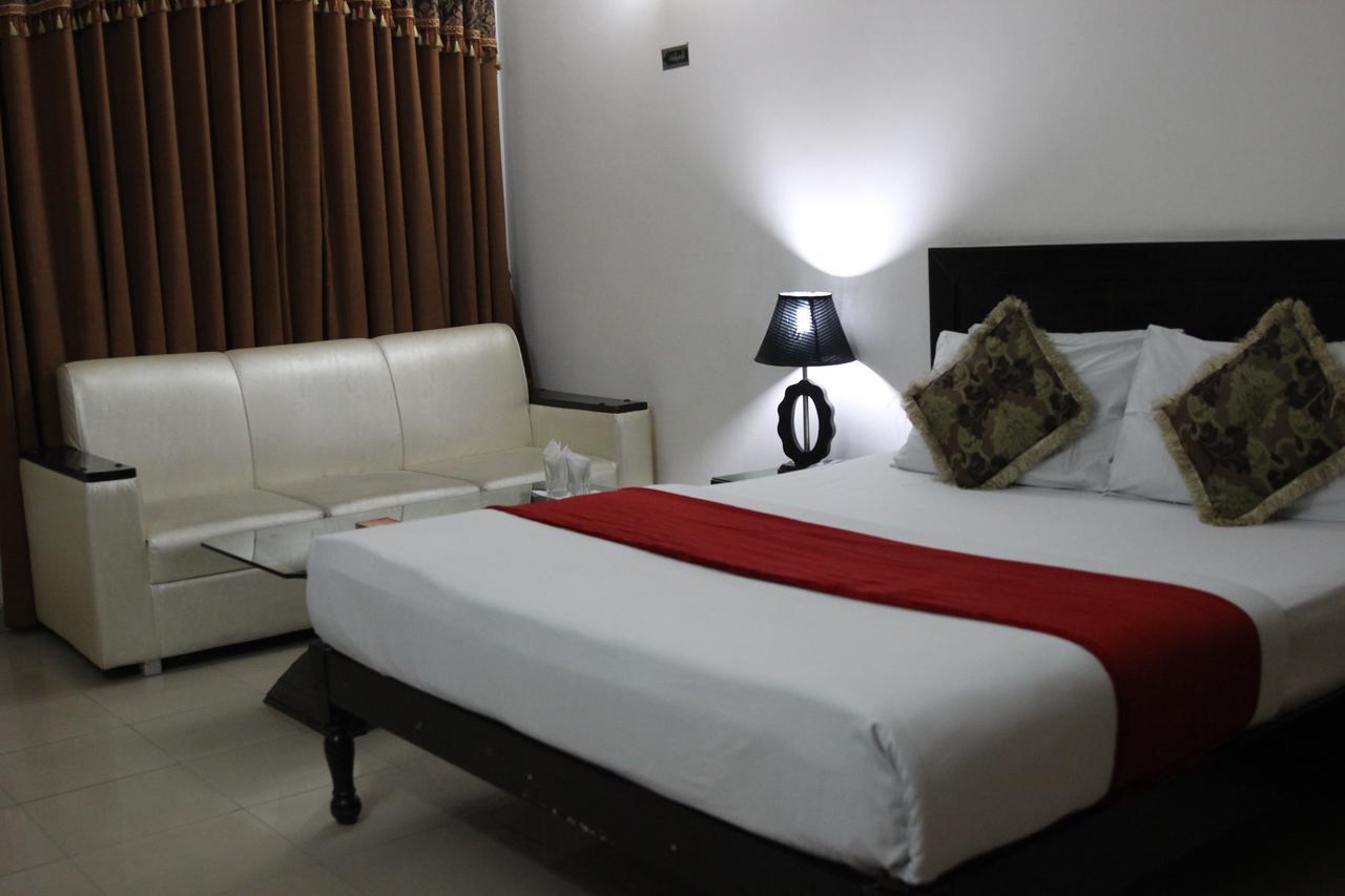 Tourist Inn Hotel Lahore Esterno foto