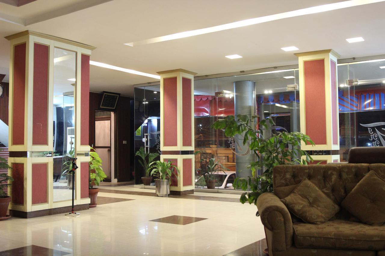 Tourist Inn Hotel Lahore Esterno foto