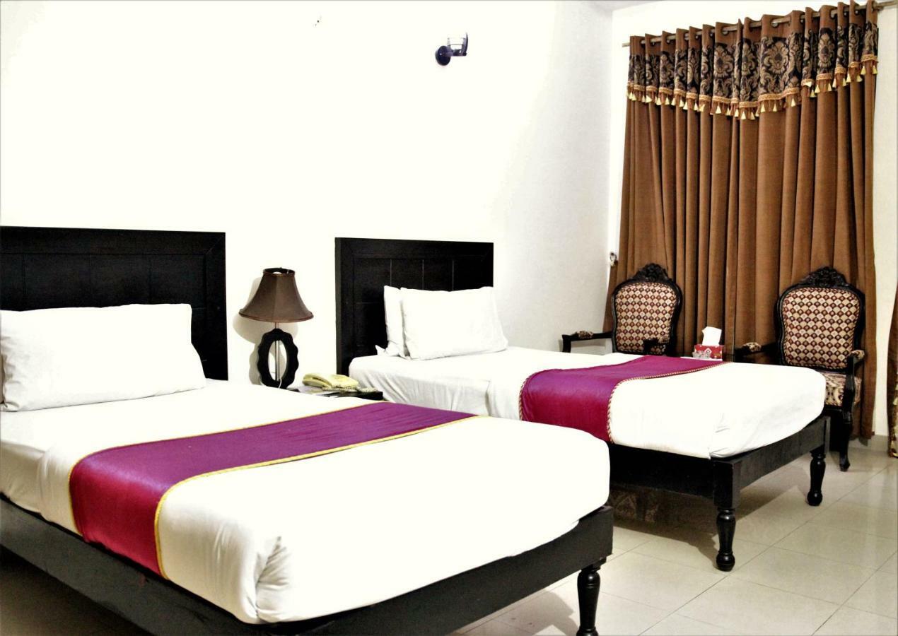 Tourist Inn Hotel Lahore Esterno foto