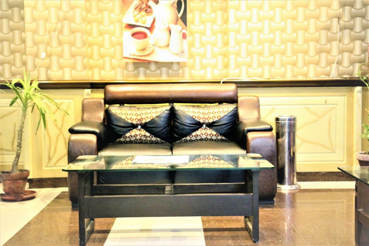 Tourist Inn Hotel Lahore Esterno foto